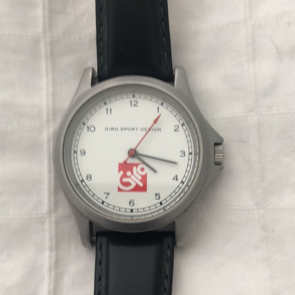 Watch - Picture 2 of 3